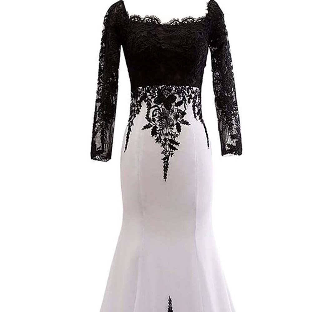 Wedding dress - Picture 1 of 3